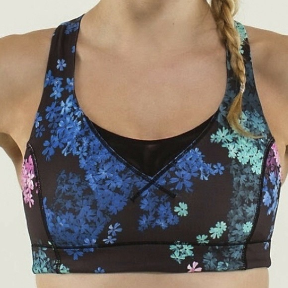 Lululemon In a Flash Bra in Petal Pop - Picture 2 of 5